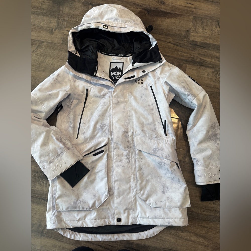 Montec Women's White Snowboard Jacket